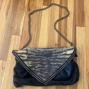 Matt and Nat Women’s Black Textured Magnetic Close Purse OS